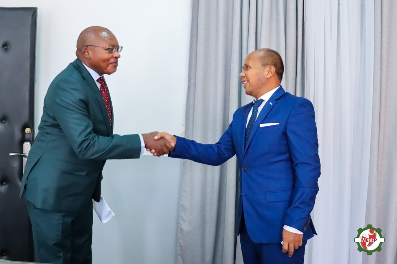 𝐌𝐄𝐓𝐅𝐏 – 𝐎𝐈𝐓 : 𝐑𝐄𝐍𝐅𝐎𝐑𝐂𝐄𝐌𝐄𝐍𝐓 𝐃𝐄 𝐋’𝐈𝐍𝐒𝐄𝐑𝐓𝐈𝐎𝐍 𝐃𝐄𝐒 𝐉𝐄𝐔𝐍𝐄𝐒 𝐃𝐀𝐍𝐒 𝐋𝐄 𝐌𝐎𝐍𝐃𝐄 𝐃𝐔 𝐓𝐑𝐀𝐕𝐀𝐈𝐋