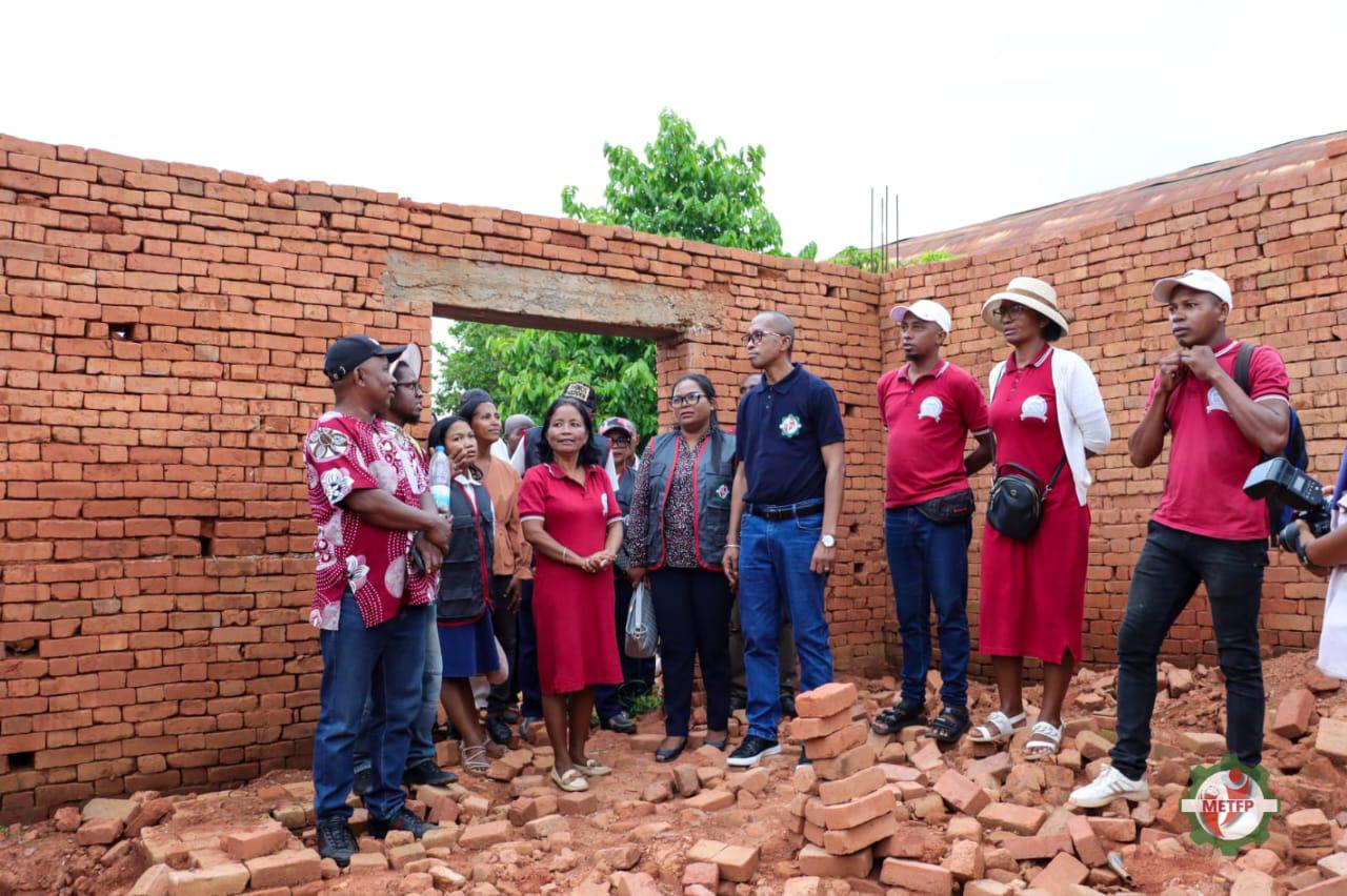 𝗙𝗶𝘁𝘀𝗶𝗱𝗶𝗵𝗮𝗻𝗮 𝗻𝘆 𝗟𝗧𝗣 𝗧𝘀𝗶𝗿𝗼𝗮𝗻𝗼𝗺𝗮𝗻𝗱𝗶𝗱𝘆.